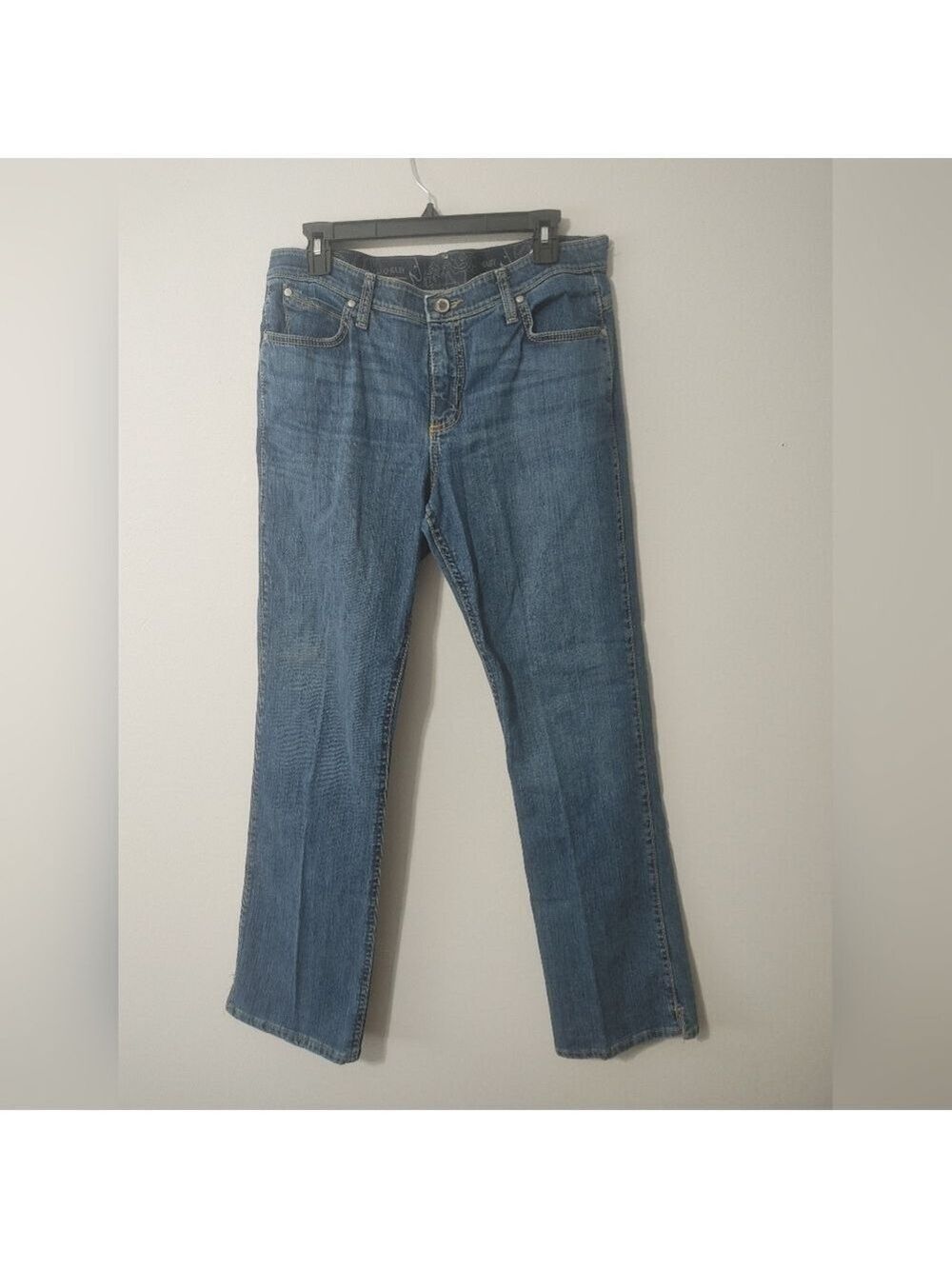 Women's Wrangler Q Baby Blue Straight Leg Jeans 11/12 X 32
